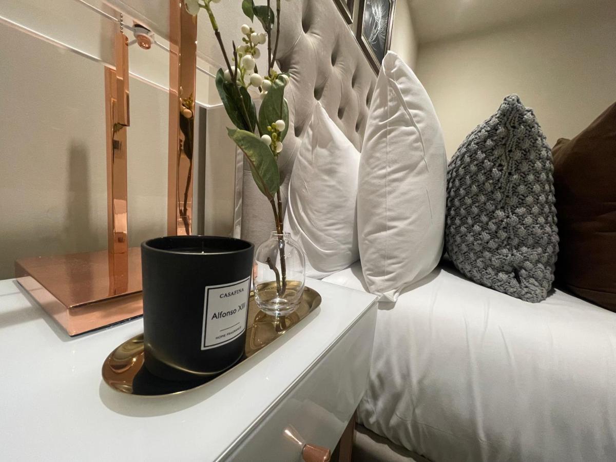 Sophisticated 1Br, 1 Ba Chigwell Designer Flat Chcl F2 Apartment Екстериор снимка